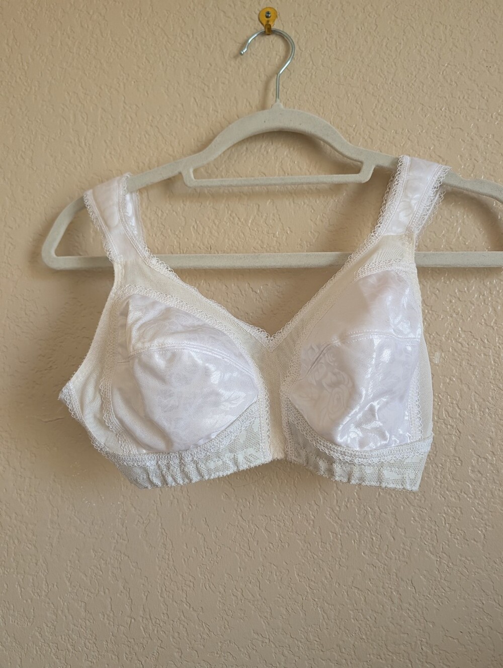 Playtex 18 Hour Original Comfort Strap Bra 36B White Wirefree